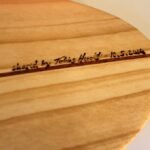 Eingebrannte Signatur auf Unterseite des Handplanes