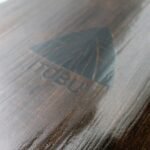 ITOBU-Logo unter Yachtlack