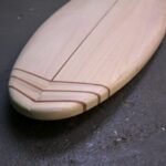 Tail-Block aus Paulownia mit Mahagonistreifen
