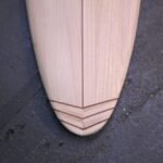 Tail-Block aus Paulownia mit Mahagonistreifen